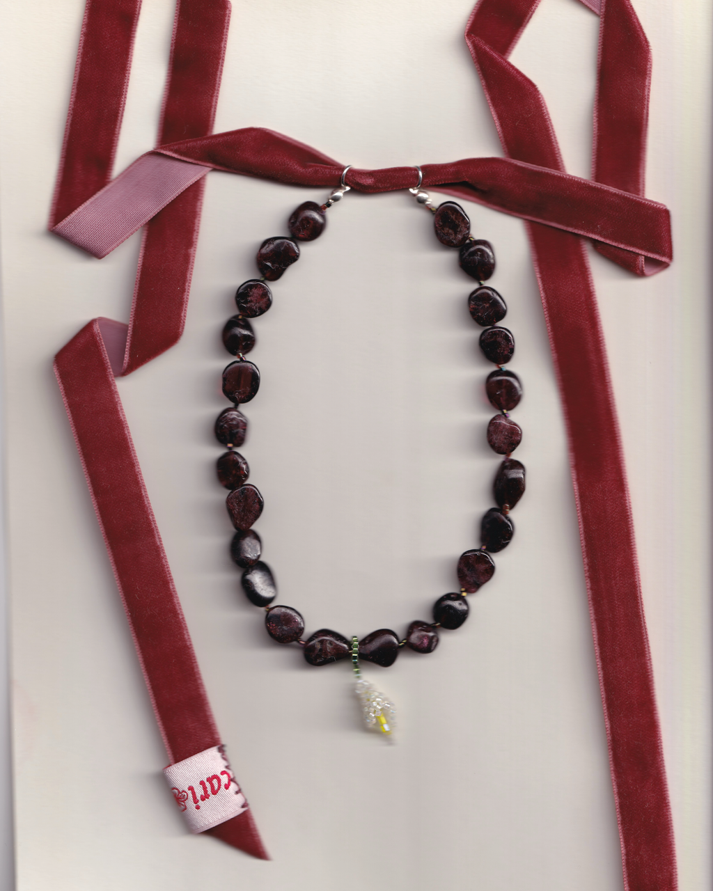 Collar Cala y granate