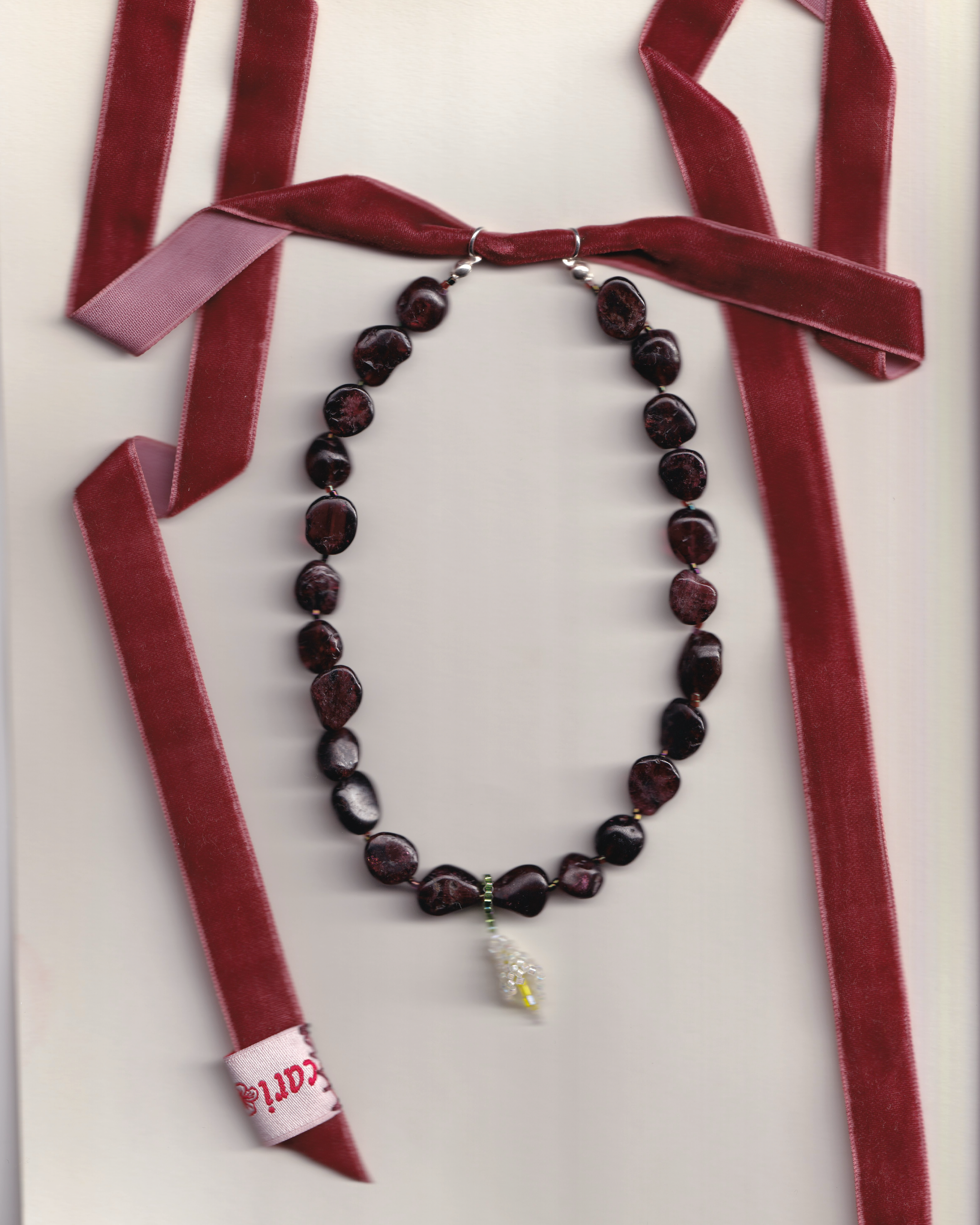 Collar Cala y granate