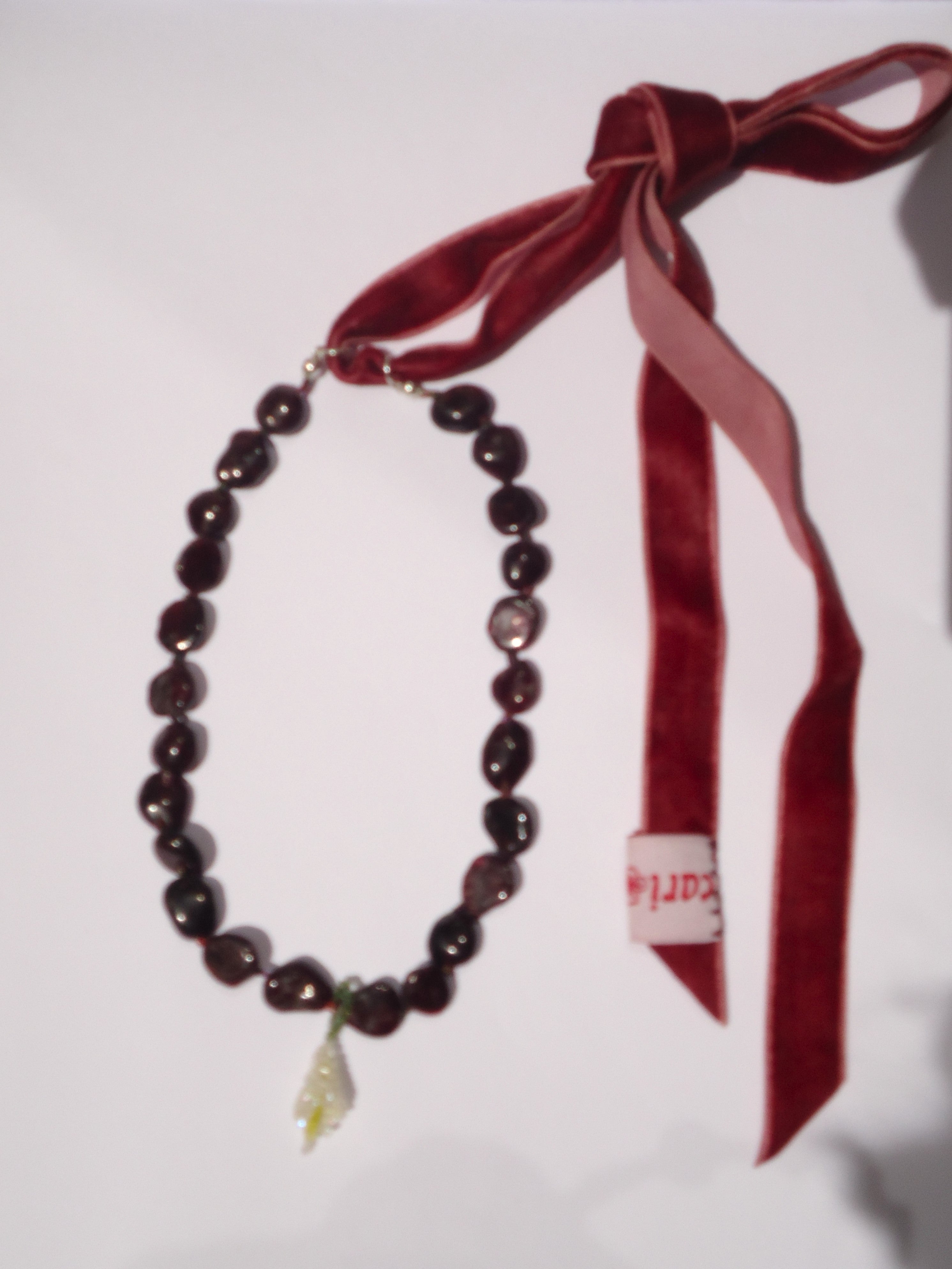 Collar Cala y granate