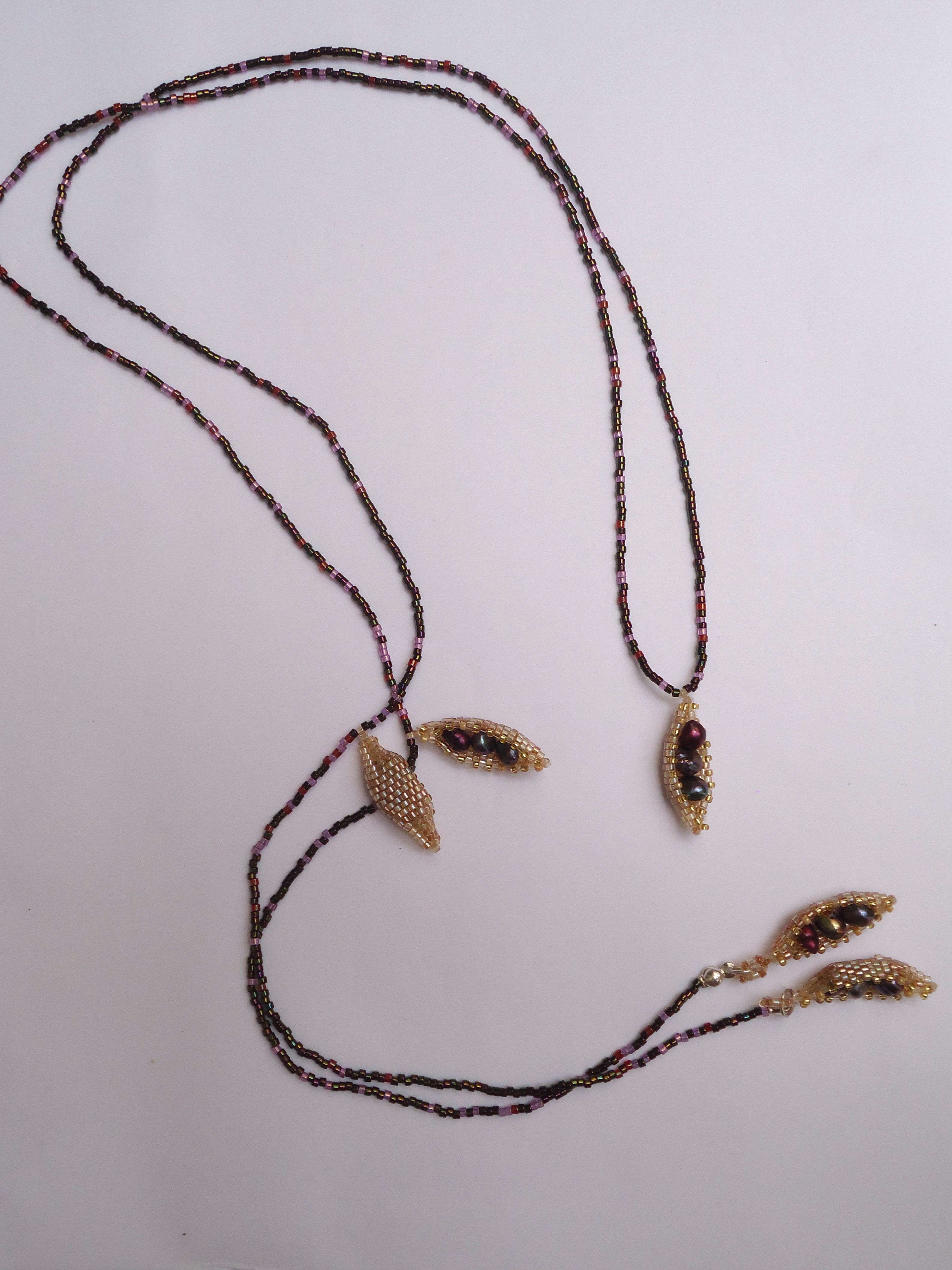 Collar largo Feijão preto