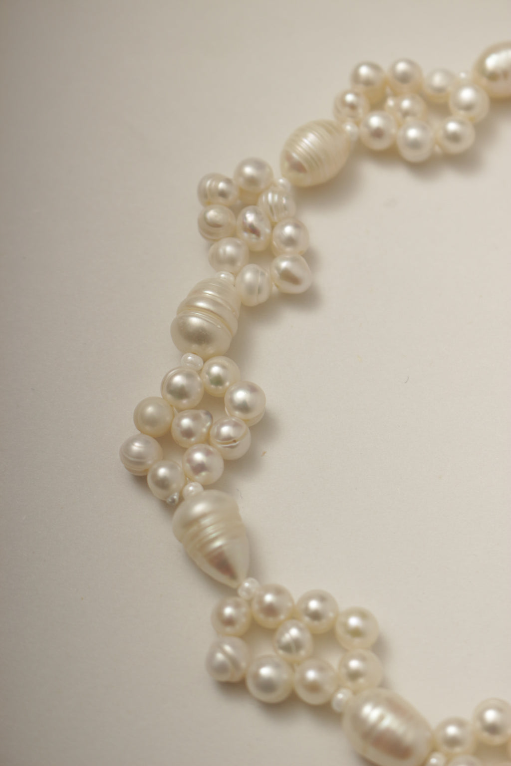 Choker Flores y perlas