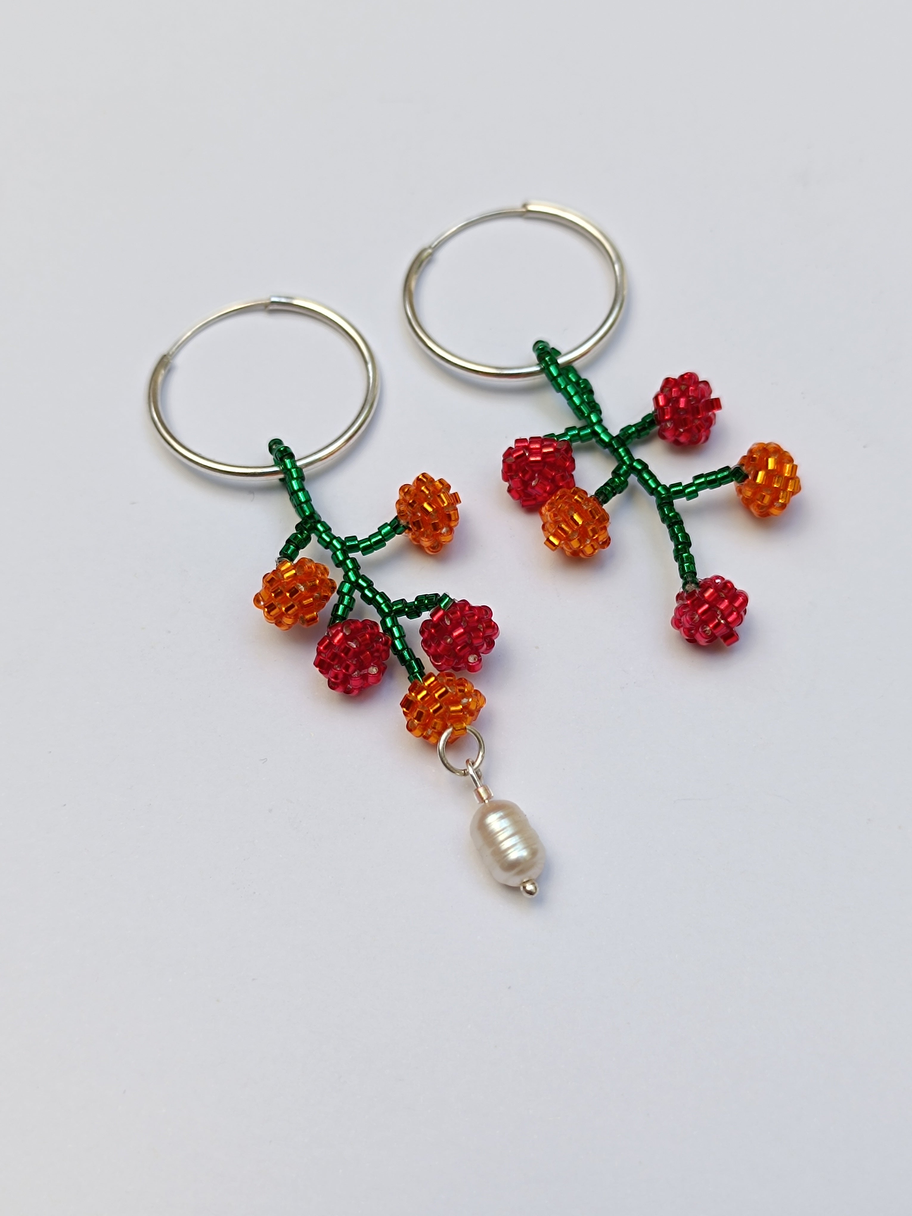 Aretes racimo de chontaduro y gota de perla
